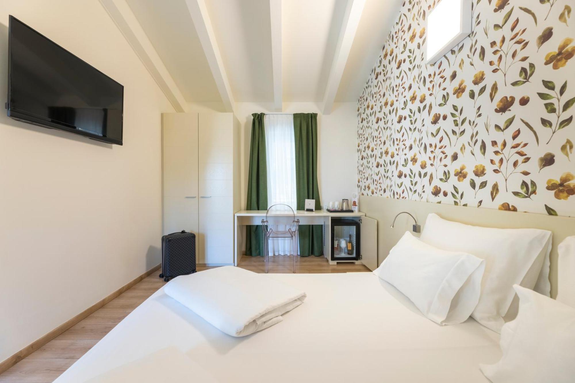 Hi Hotels Torbole - Pool & Spa Torbole Sul Garda Exterior foto