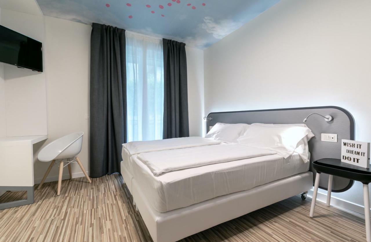 Hi Hotels Torbole - Pool & Spa Torbole Sul Garda Exterior foto